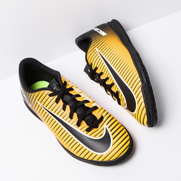 Buty piłkarskie dla dzieci NIKE JR MERCURIAL VTEX III IC 831953801 kolor pomarańczowy