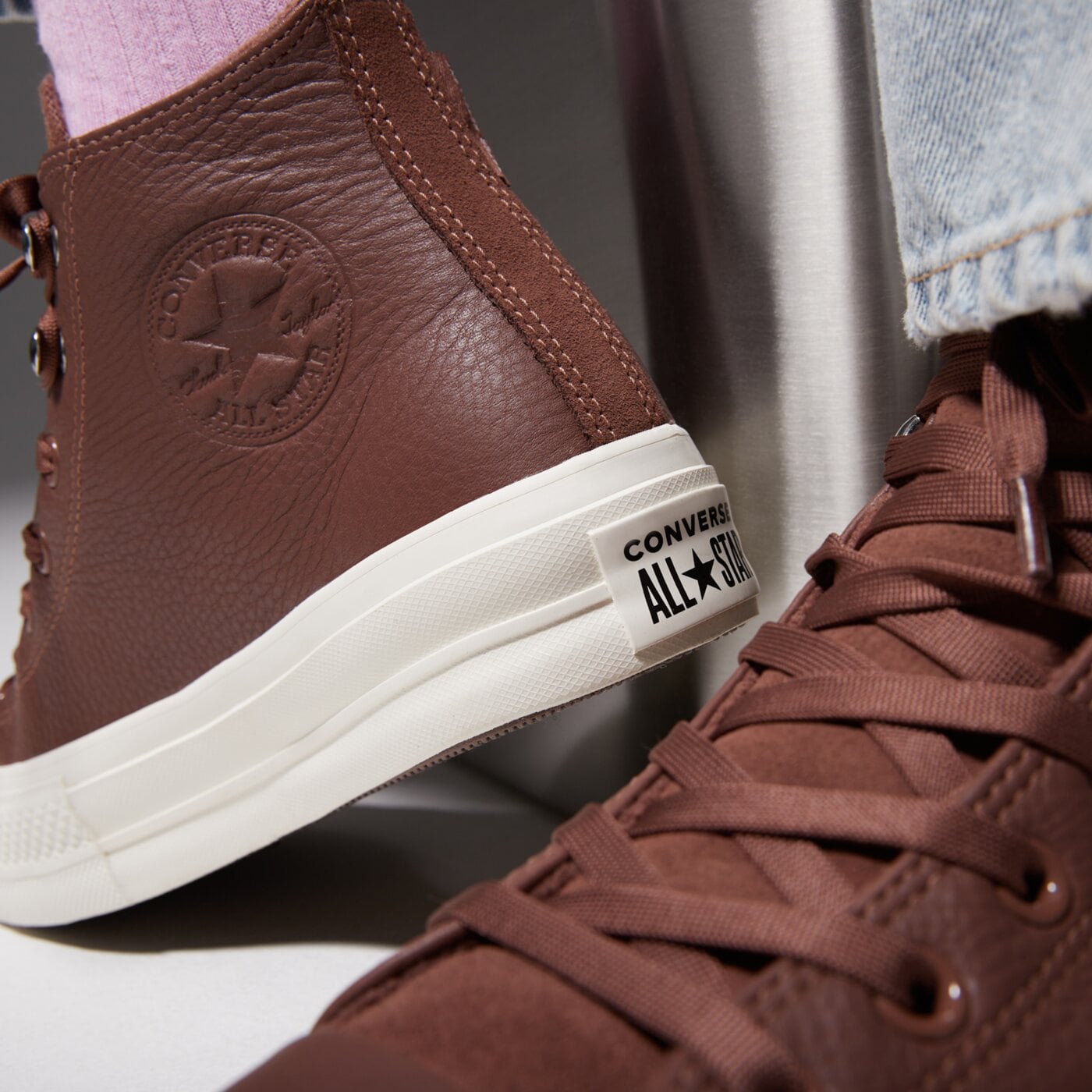 Buty sportowe damskie CONVERSE CHUCK TAYLOR ALL STAR LIFT a10362c kolor brązowy