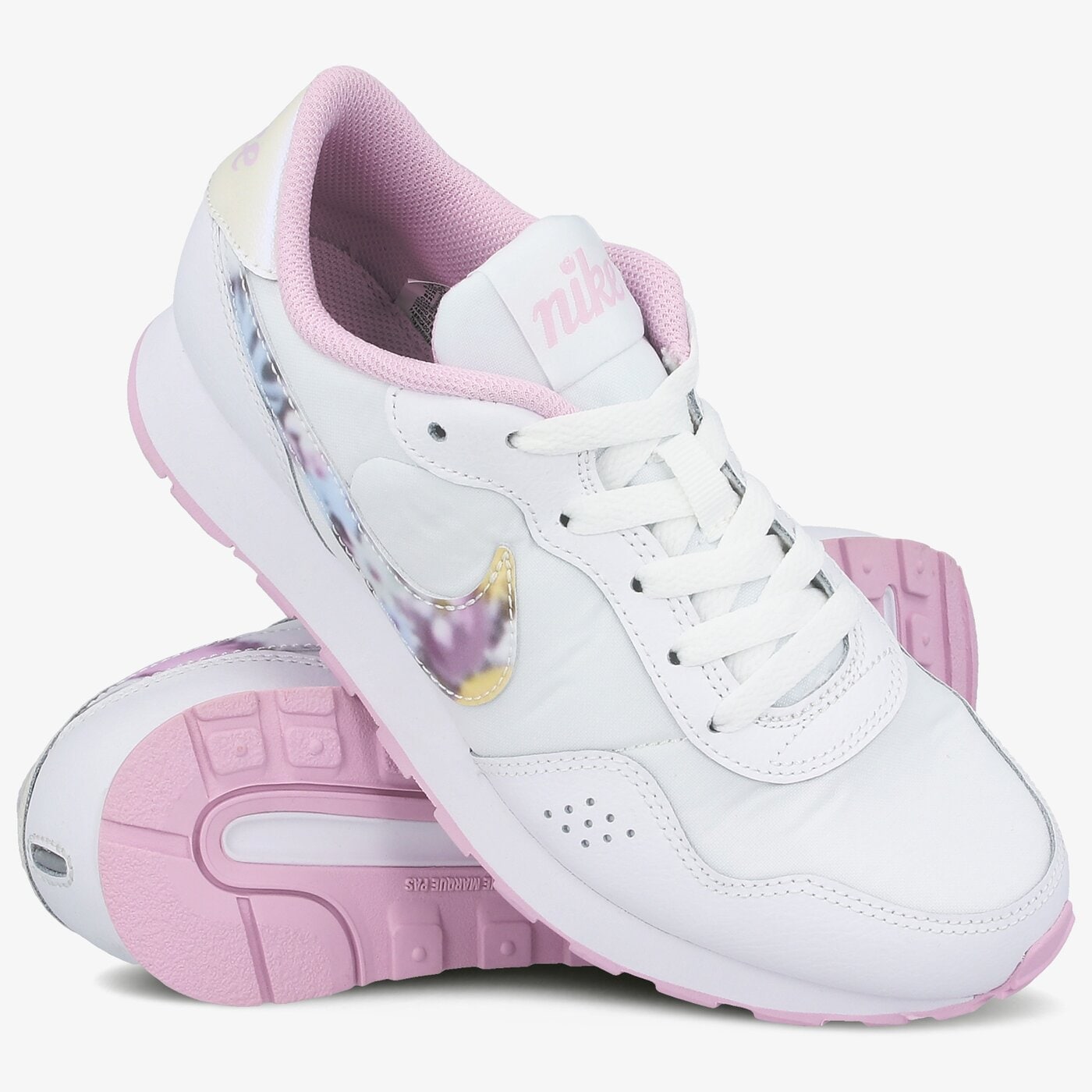 Buty dziecięce NIKE MD VALIANT cn8555-100 kolor biały