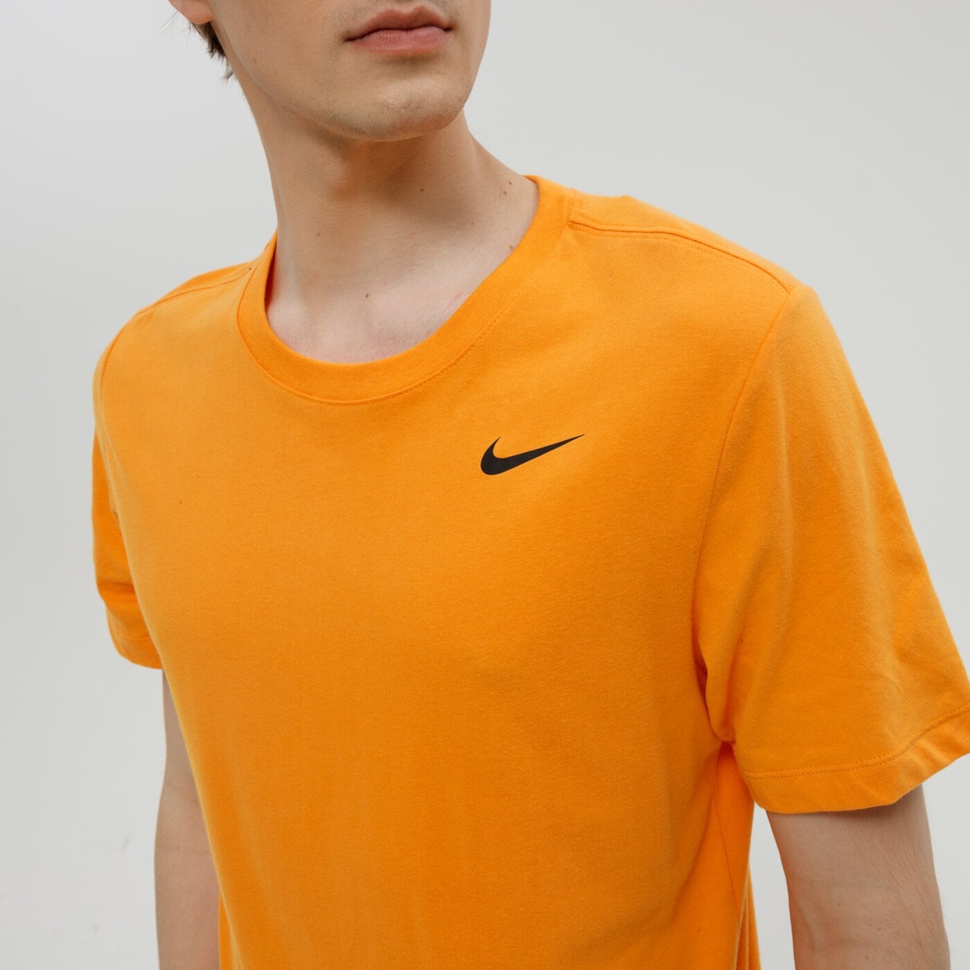 Koszulka męska NIKE T-SHIRT DRI-FIT ar6029-886 kolor pomarańczowy