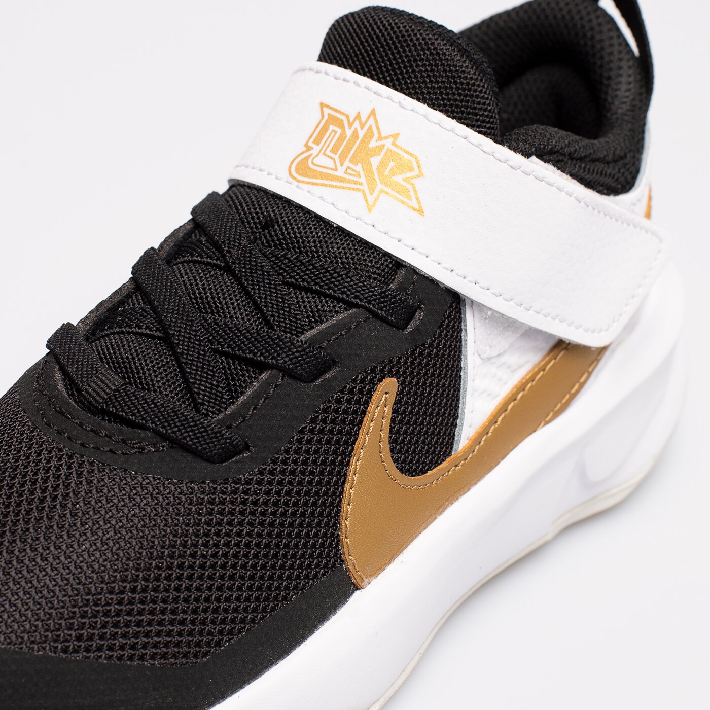 Buty dziecięce do koszykówki NIKE TEAM HUSTLE D 10 cw6736-002 kolor czarny