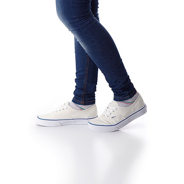 Buty sportowe damskie VANS AUTHENTIC  vee3whtw kolor biały