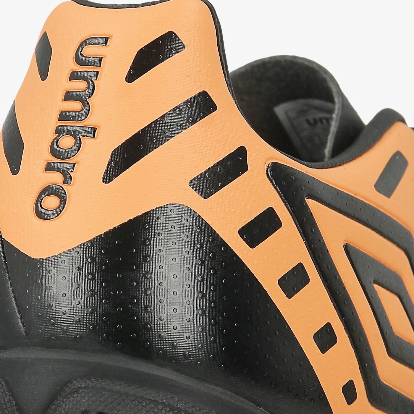 Buty piłkarskie dla dzieci UMBRO MEDUSAE II CLUB IC - JNR  81300ufne kolor pomarańczowy