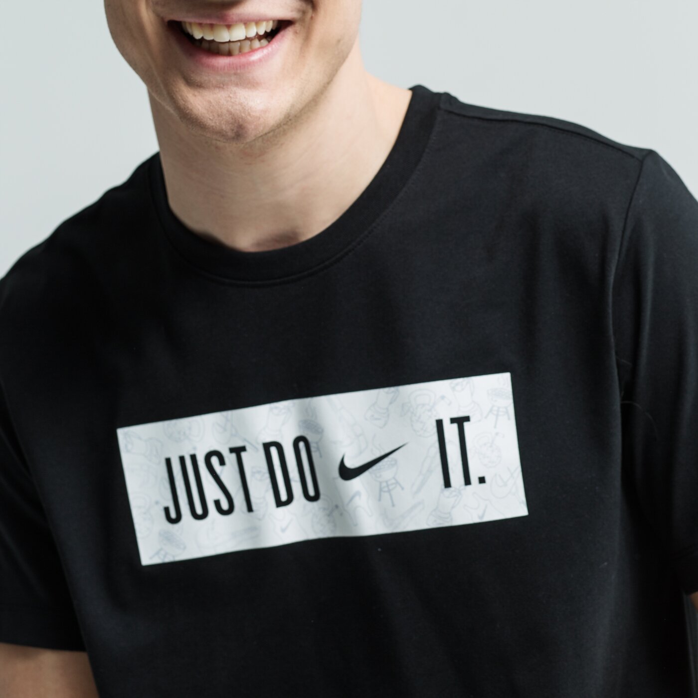 Koszulka męska NIKE T-SHIRT SS M NK DRY TEE DB JDQ BLOCK 2.0 bq1851-010 kolor czarny