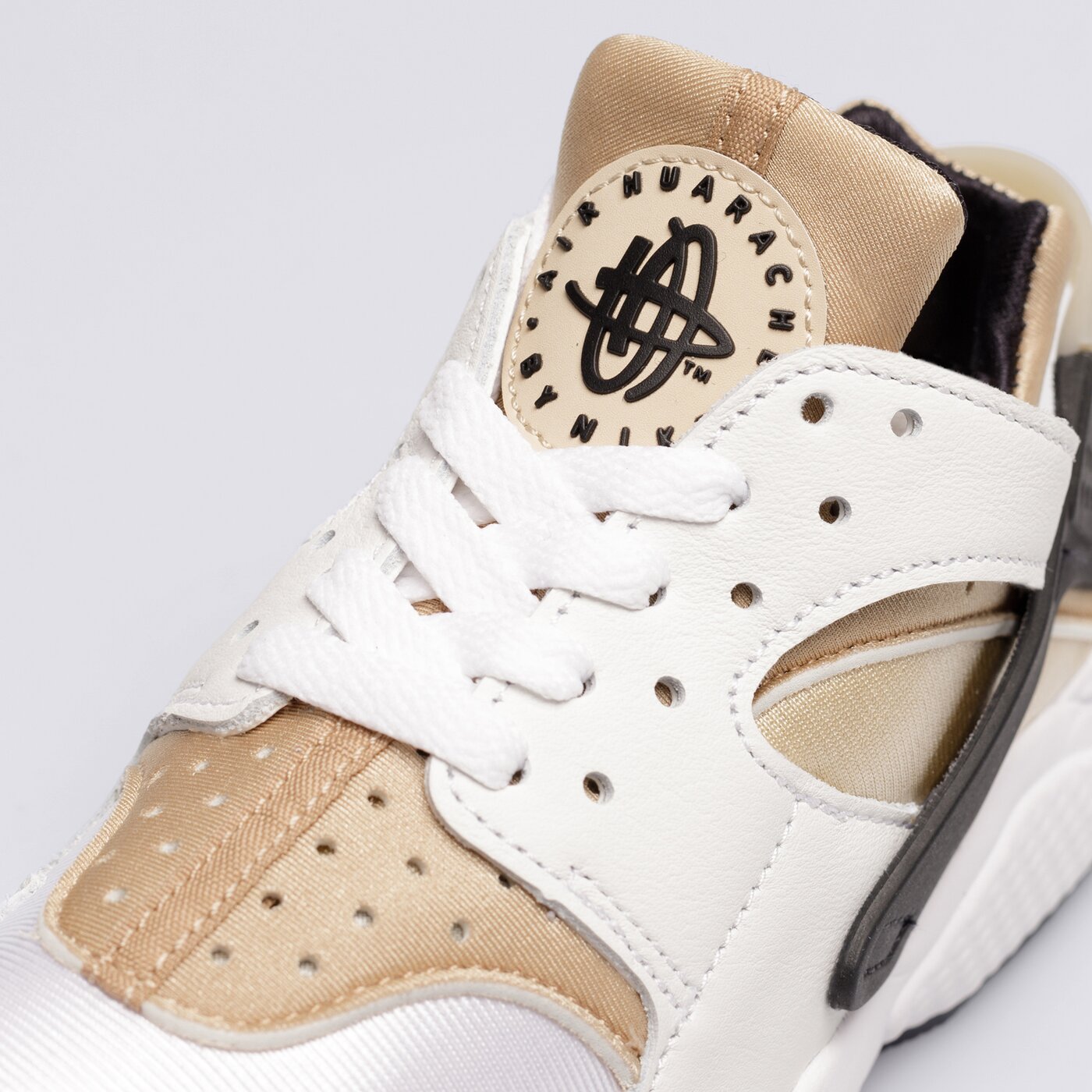 Buty sportowe damskie NIKE W AIR HUARACHE  dh4439-108 kolor biały