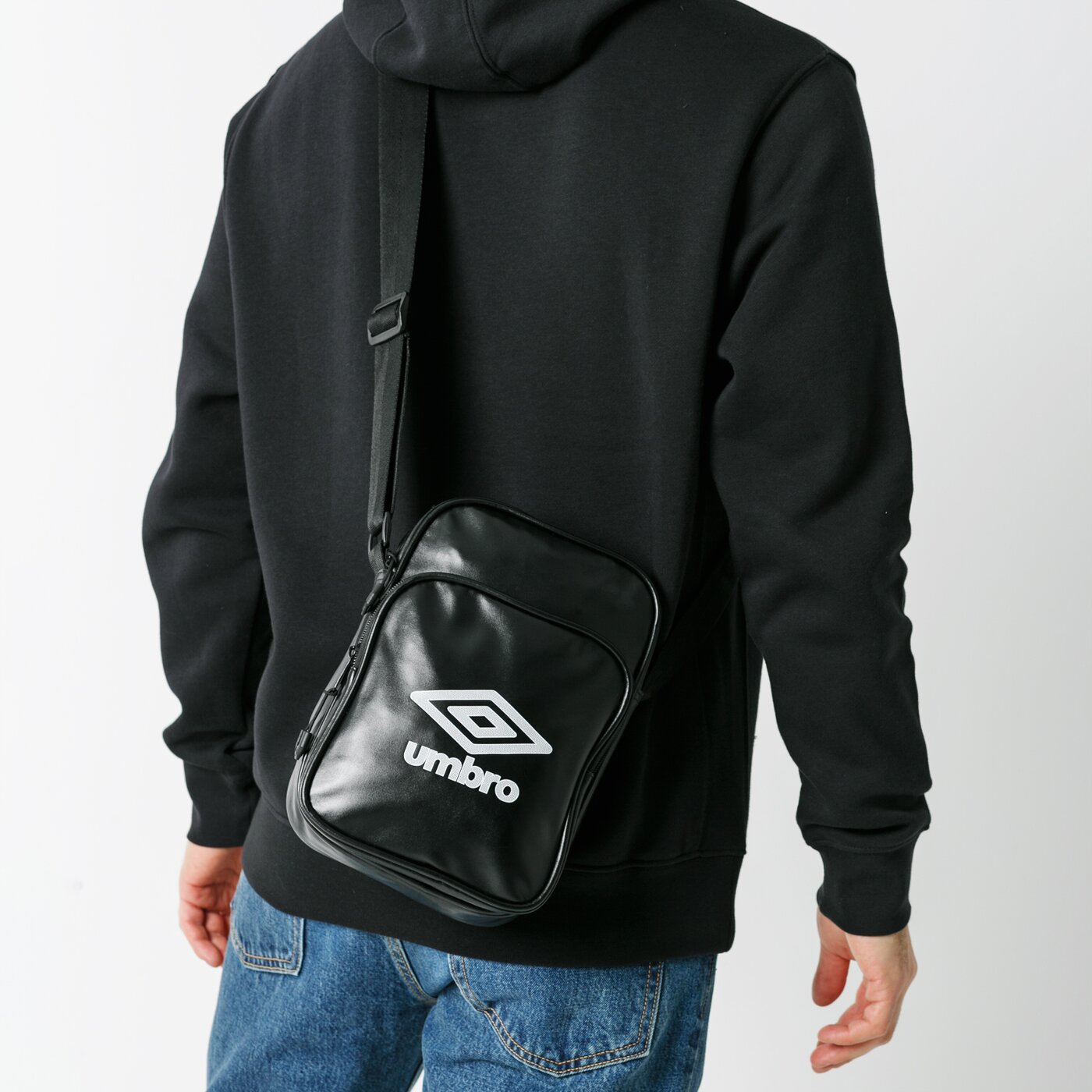 Torba sportowa damska UMBRO TOREBKA CANAAN ul120tom36001 kolor czarny