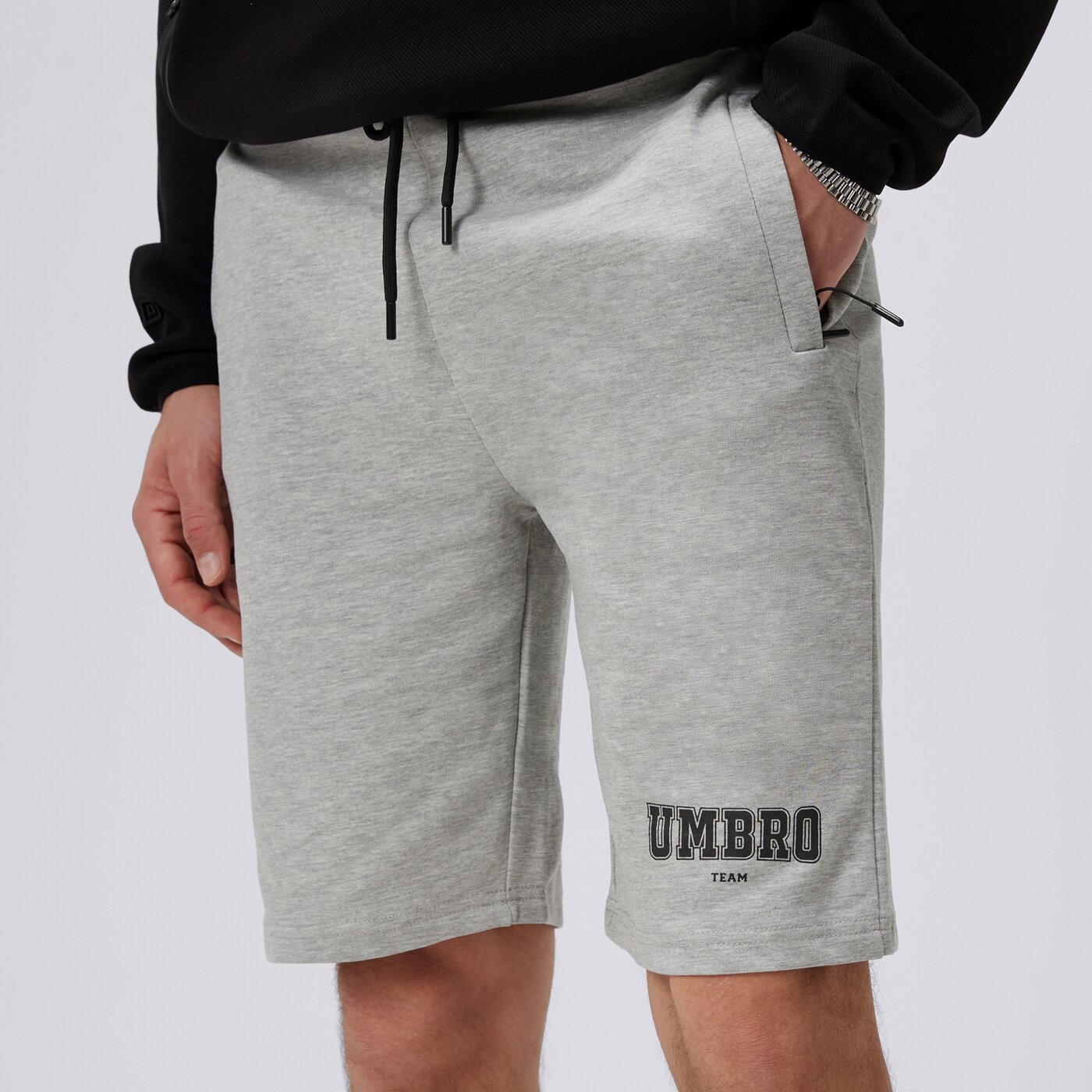 Spodenki męskie UMBRO SZORTY FOOTBALL CLUB ul125szm01001 kolor szary
