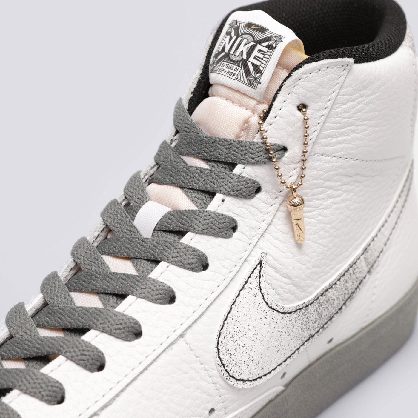 Buty sportowe męskie NIKE BLAZER MID '77 EMB dv7194-100 kolor biały