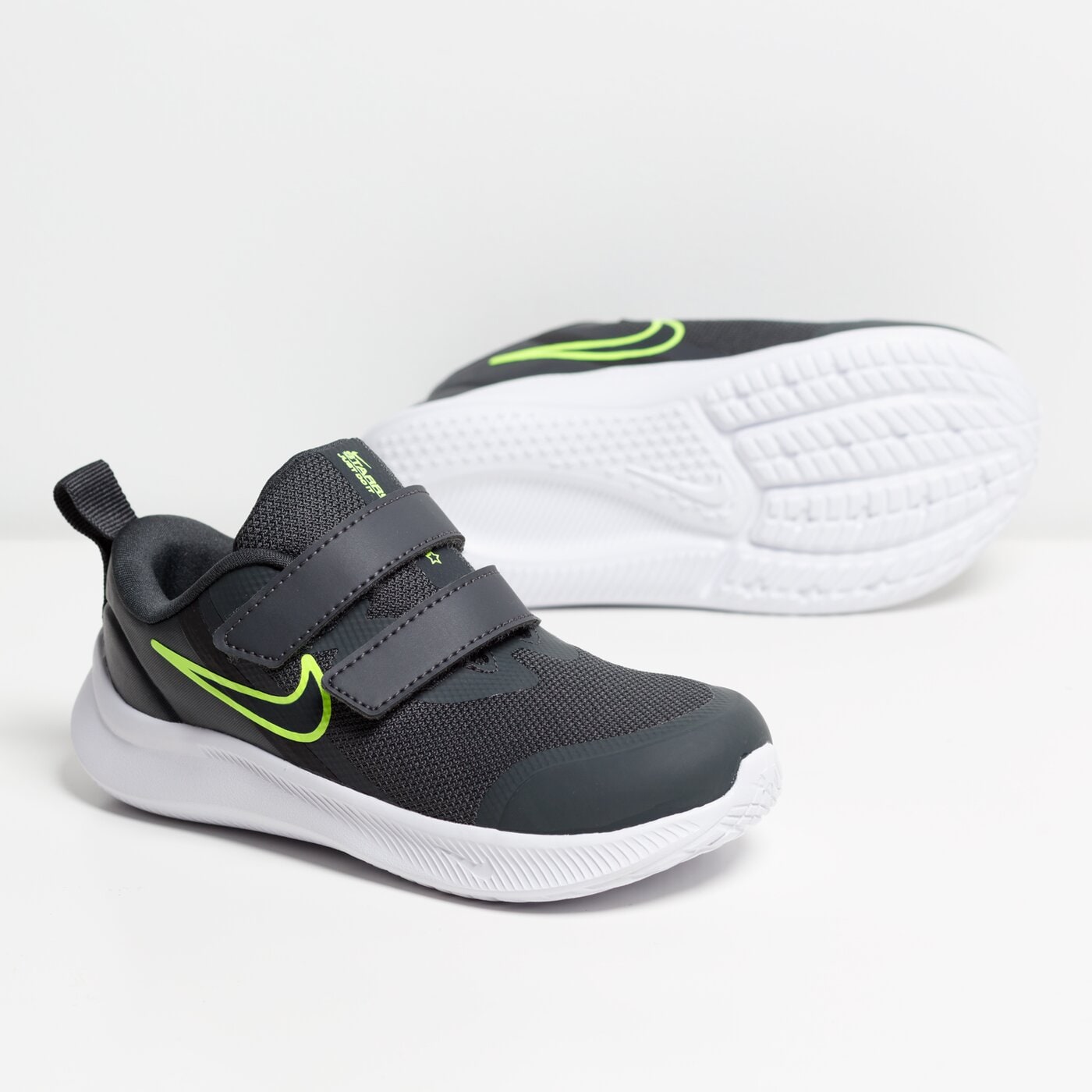 Buty do biegania dla dzieci NIKE STAR RUNNER 3 da2778-004 kolor szary
