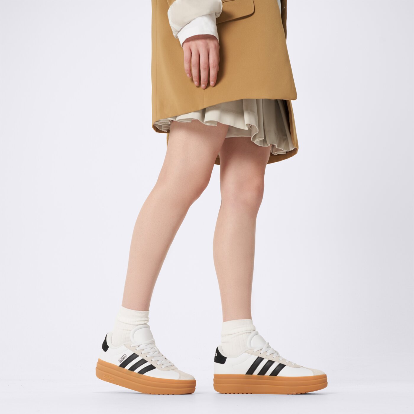 Buty dziecięce ADIDAS VL COURT BOLD J jq8065 kolor biały