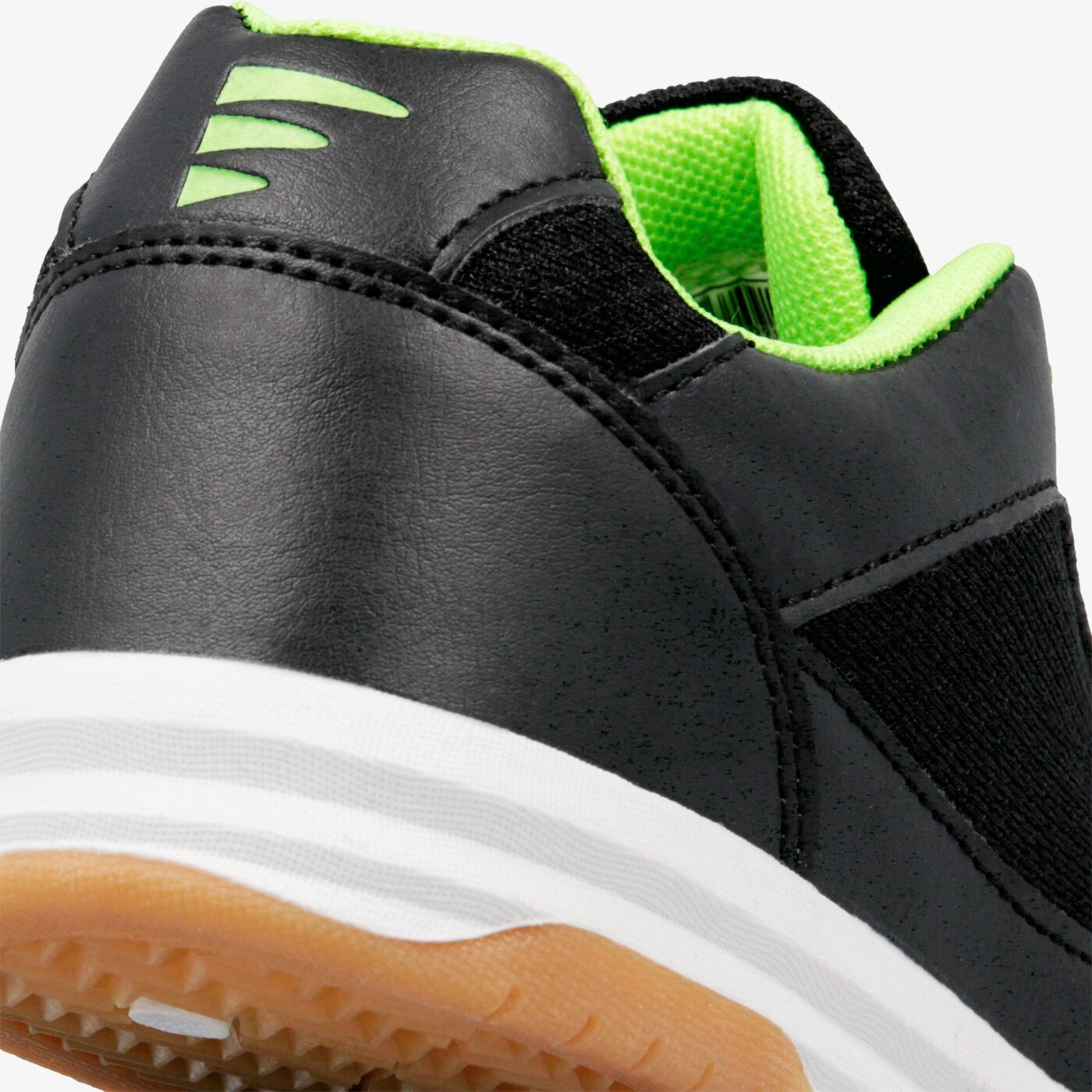 Buty treningowe dla dzieci FEEWEAR SCORE JR fwjjm218001 kolor czarny