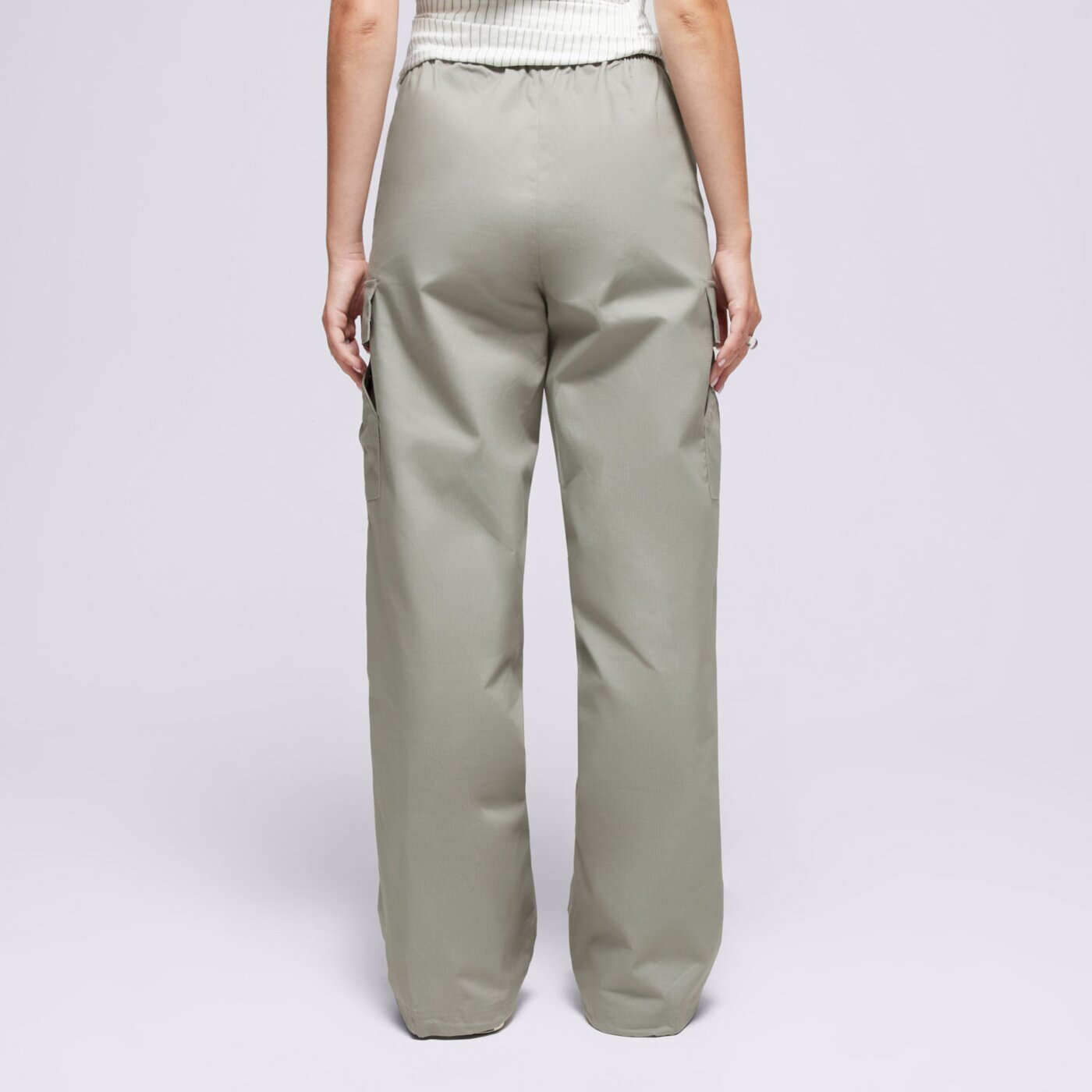 Spodnie dresowe damskie NIKE SPODNIE W NSW ESSTL WVN MR STD CARGO fv7643-320 kolor khaki