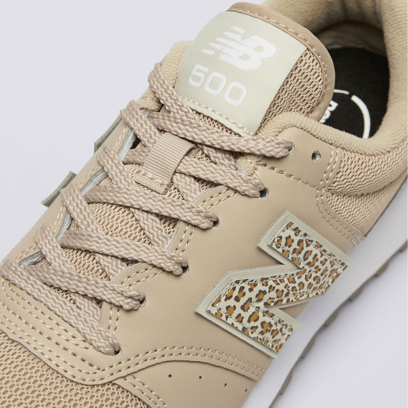 Buty sportowe damskie NEW BALANCE GW500LM2  gw500lm2 kolor beżowy