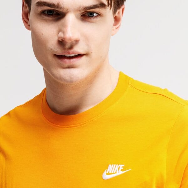 Koszulka męska NIKE T-SHIRT SS M NSW CLUB TEE ar4997-833 kolor pomarańczowy