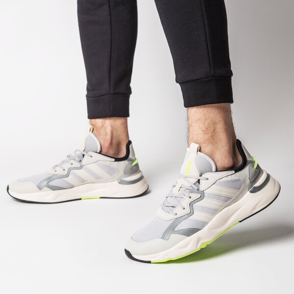 Buty sportowe męskie ADIDAS FUTUREFLOW fx9147 kolor beżowy