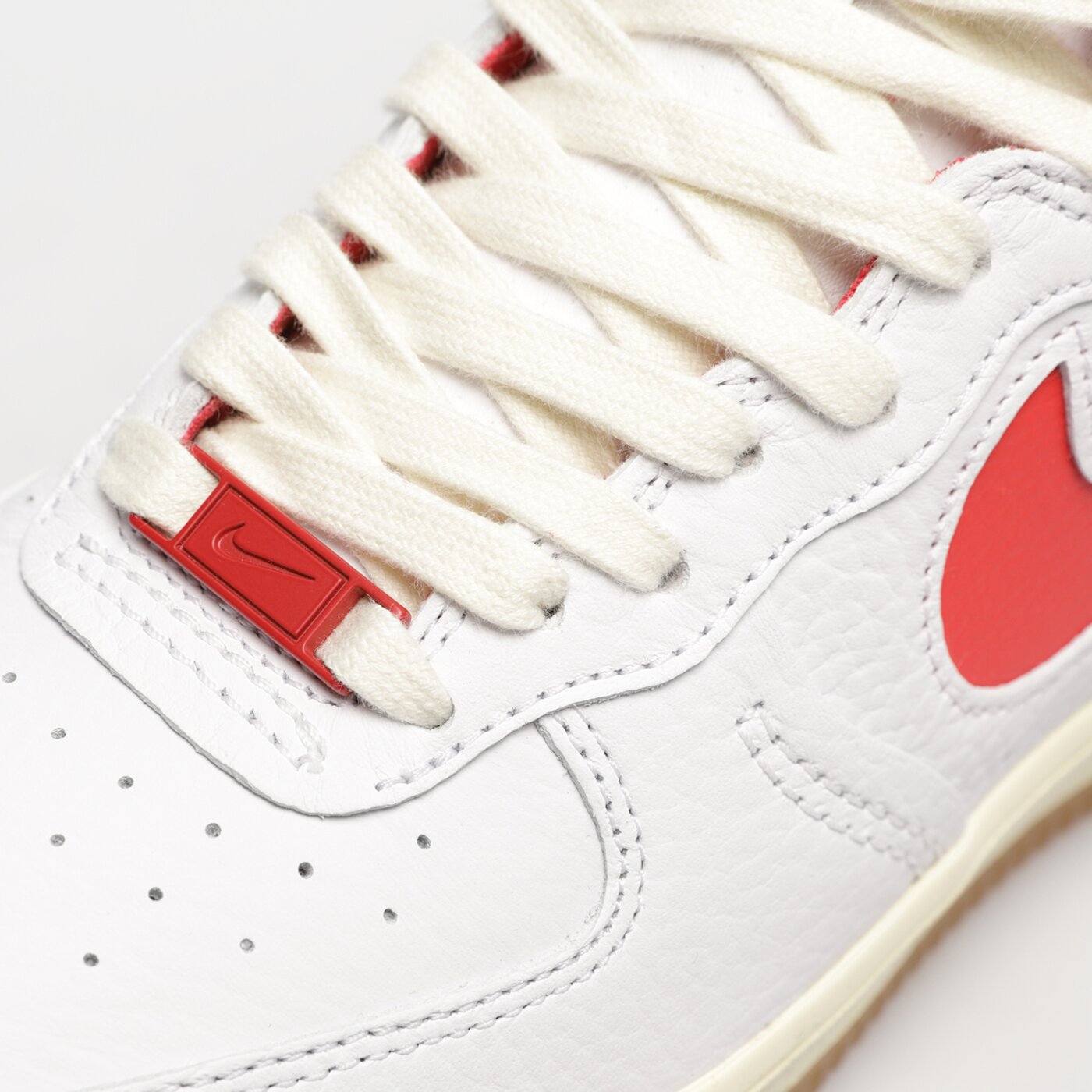 Buty sportowe damskie NIKE WMNS AF1 SCULPT  fn3500-100 kolor biały