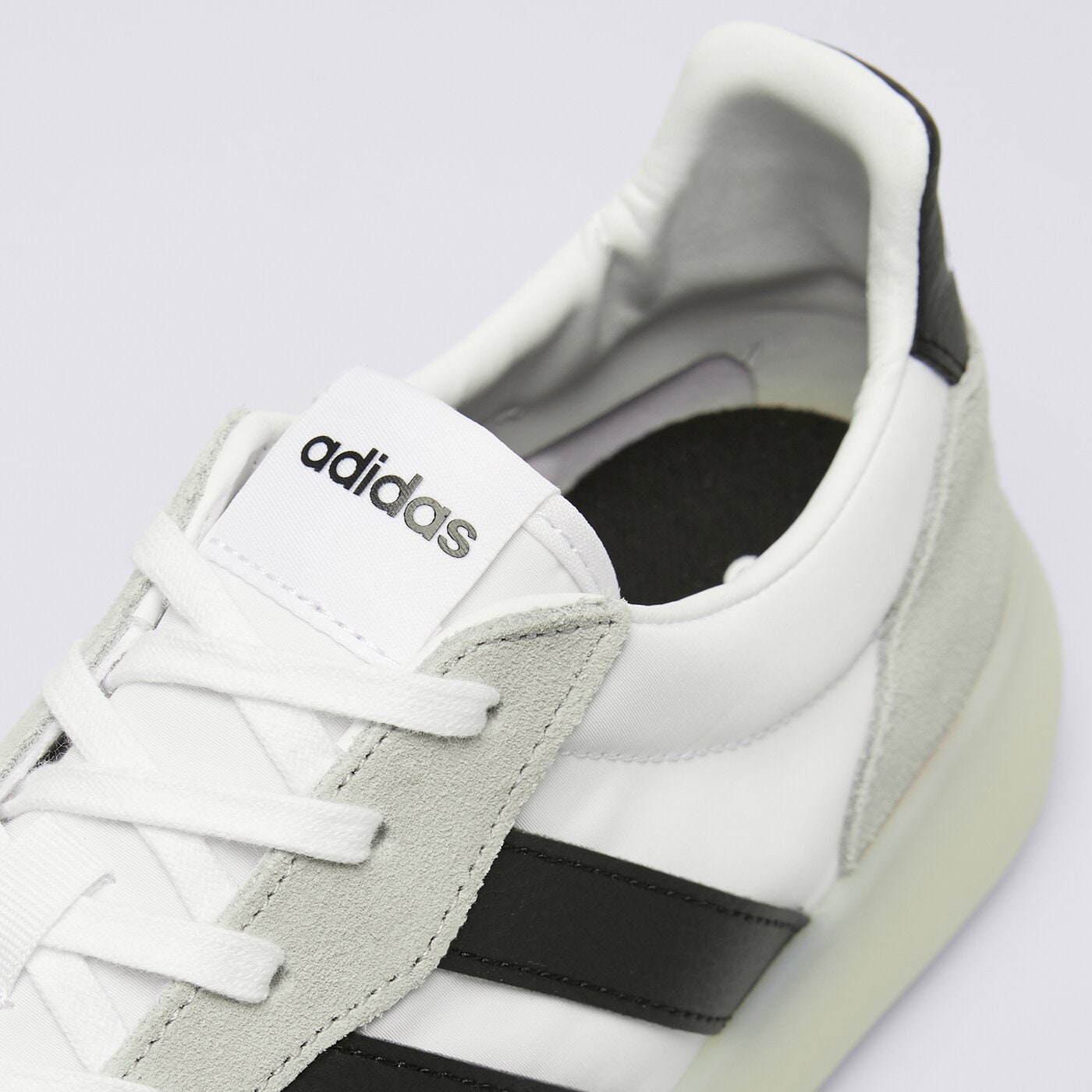 Buty sportowe męskie ADIDAS BARREDA DECODE ji2315 kolor biały