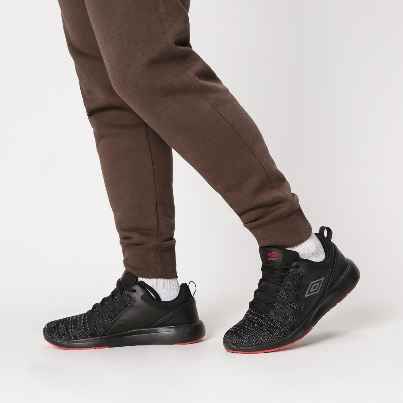 Buty treningowe męskie UMBRO MAXTON umml122025 kolor czarny