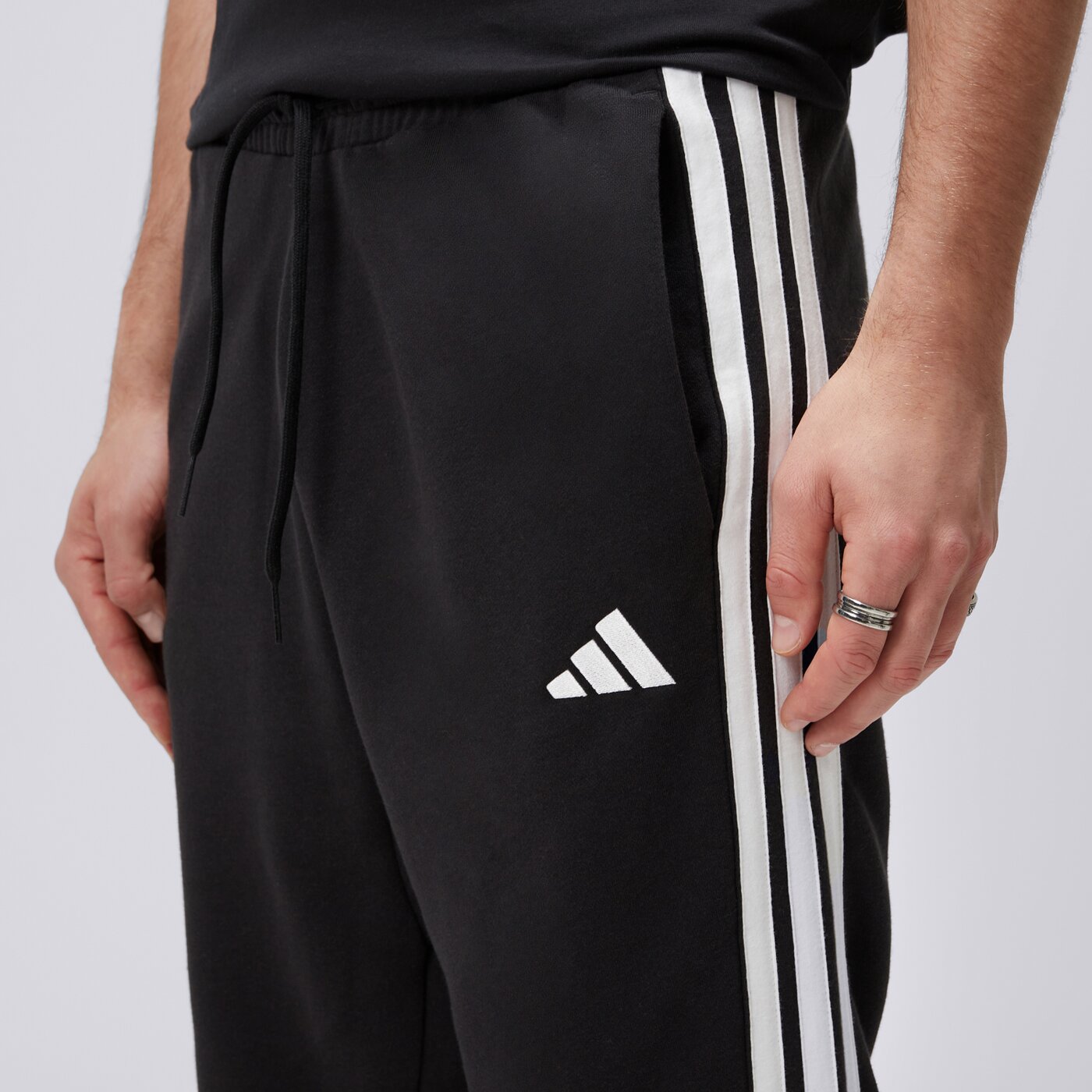 Spodnie dresowe męskie ADIDAS SPODNIE M 3S FT TC PT jd1881 kolor czarny