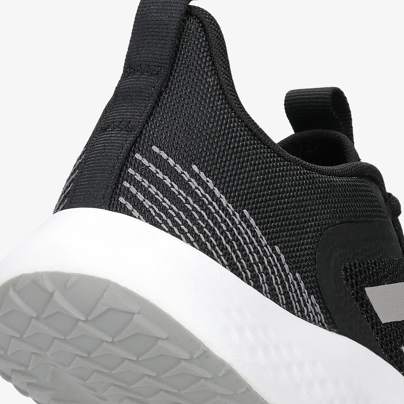 Buty do biegania damskie ADIDAS FLUIDSTREET fw1714 kolor czarny