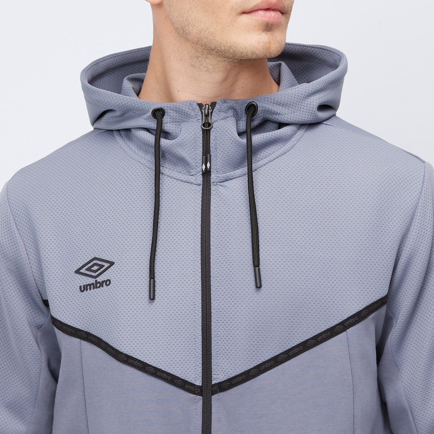 Bluza męska UMBRO BLUZA ROZPINANA Z KAPTUREM TECH FULL ZIP ul125blm01002 kolor niebieski