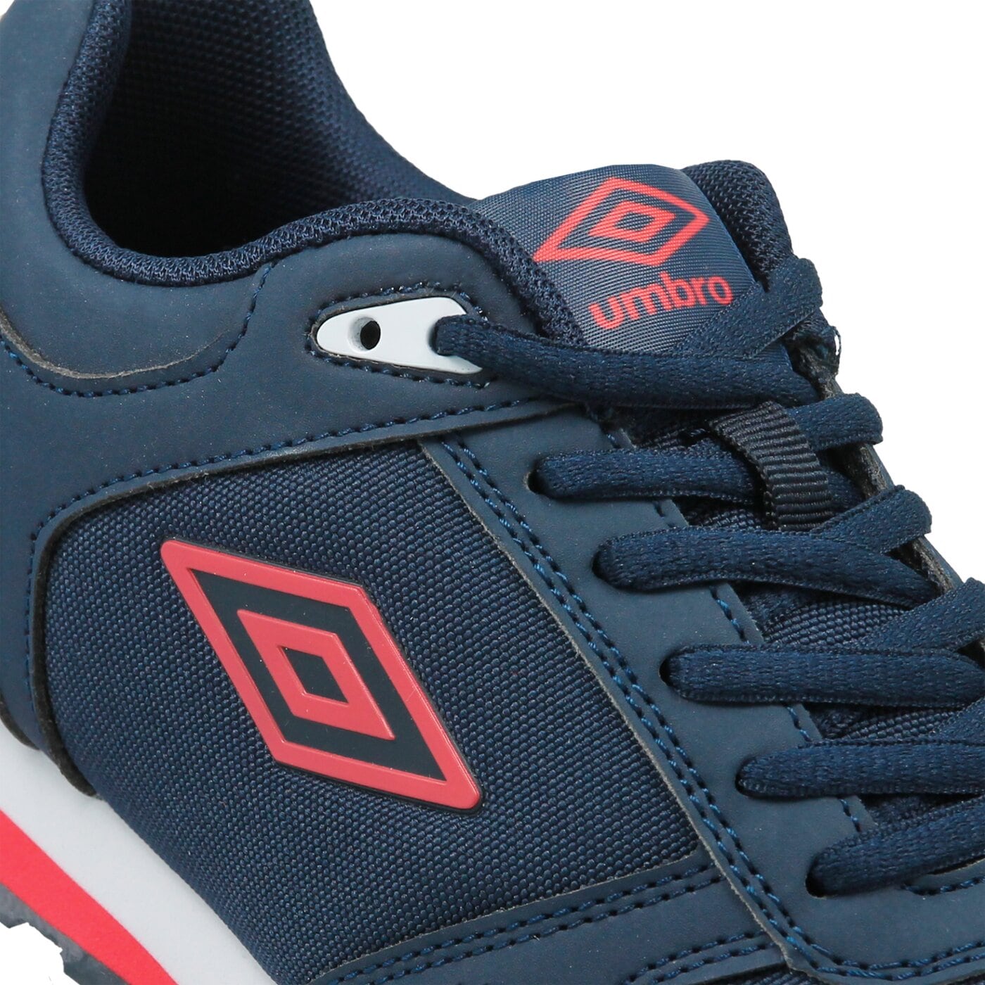 umbro follow wmns iii
