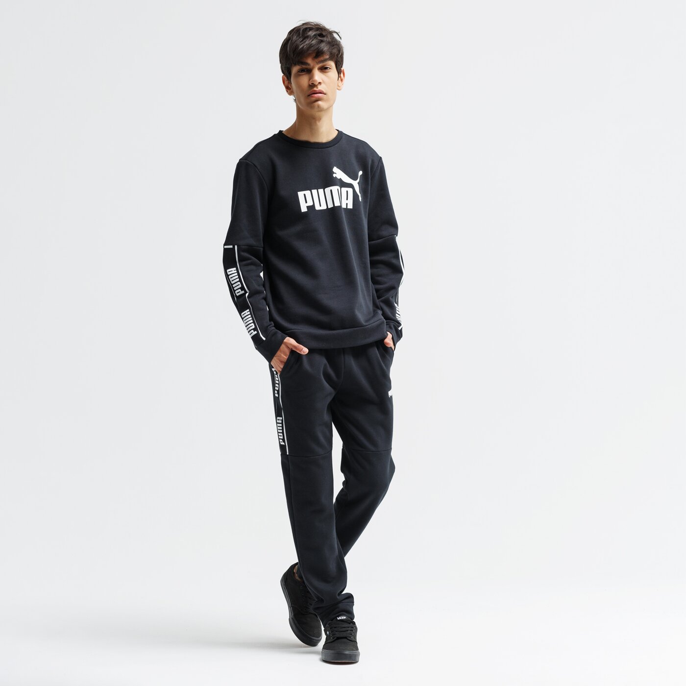 Spodnie dresowe męskie PUMA SPODNIE AMPLIFIED FL 58043601 kolor czarny