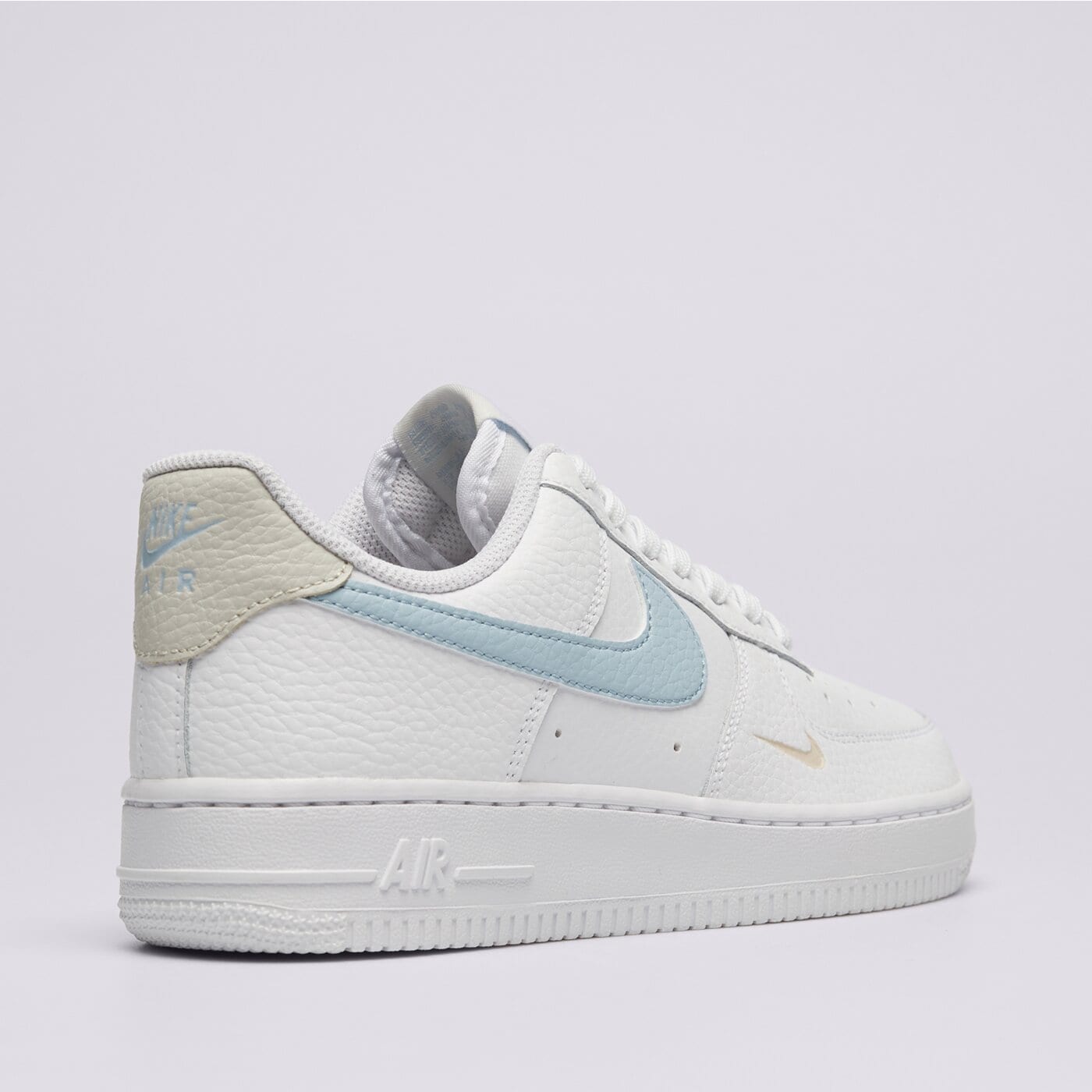 Buty sportowe damskie NIKE W AIR FORCE '07 hf0022-100 kolor biały