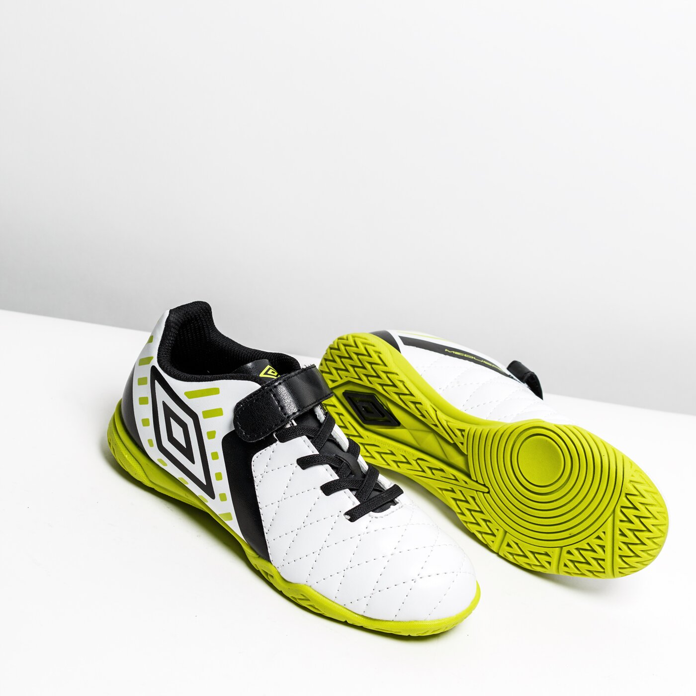 Buty piłkarskie dla dzieci UMBRO MEDUSÆ II LEAGUE IC - VE - JNR  81387ufz4 kolor biały