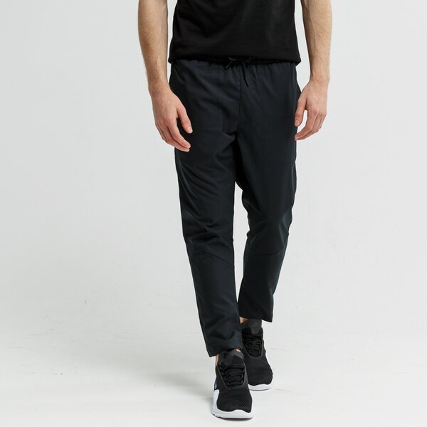 Spodnie dresowe męskie UMBRO SPODNIE CROPPED TAPERED 65378u-060 kolor czarny