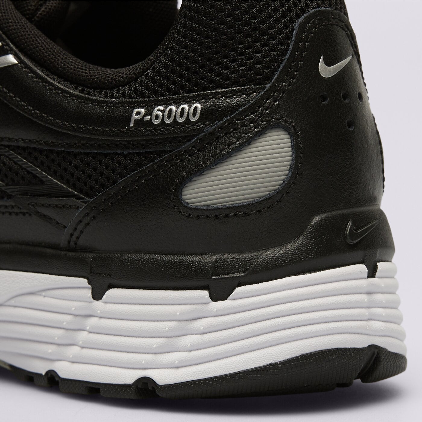 Buty sportowe męskie NIKE P-6000 cd6404-026 kolor czarny