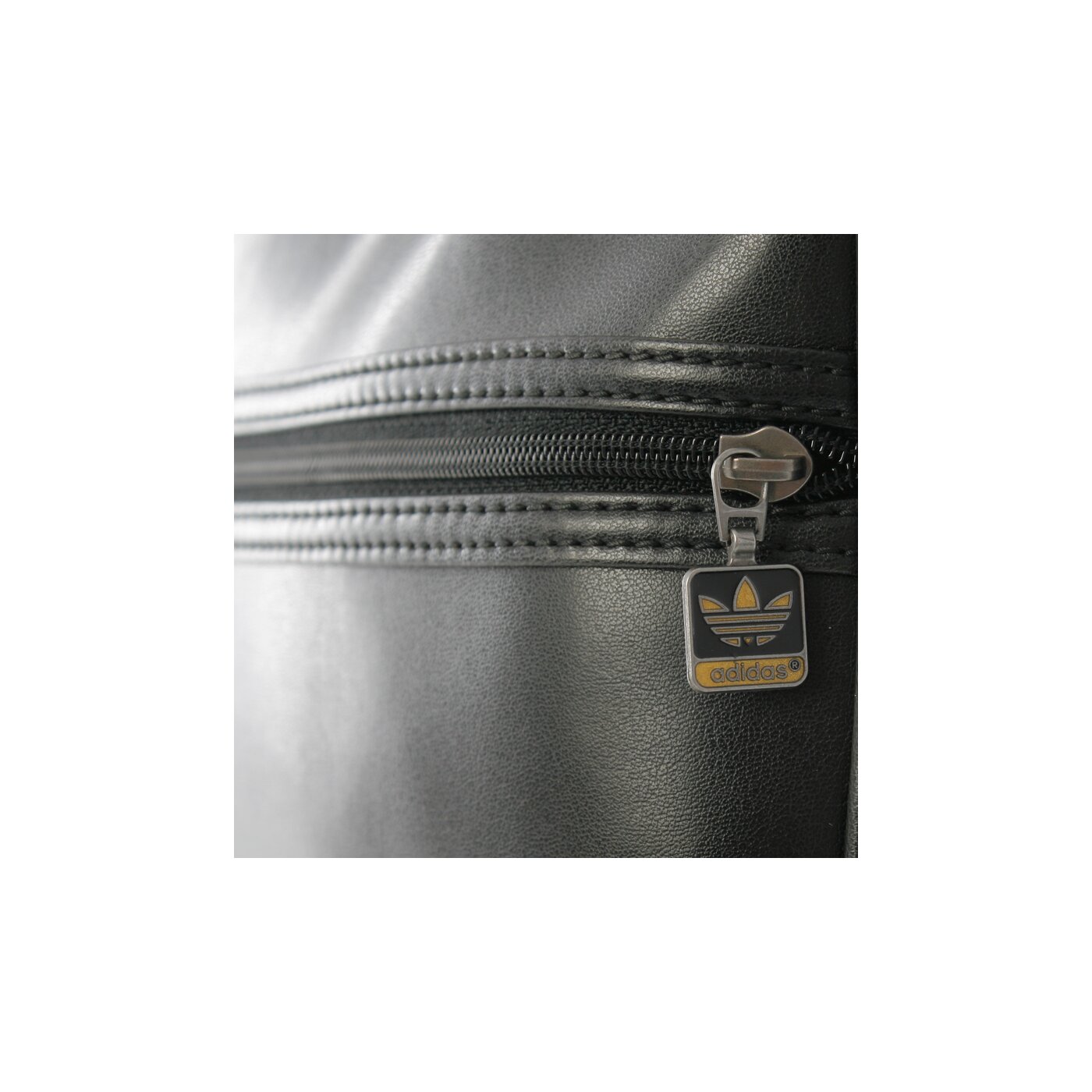 Torba sportowa damska ADIDAS TORBA ADICOLOR AIRLINE BAG BLACK x25401 kolor czarny