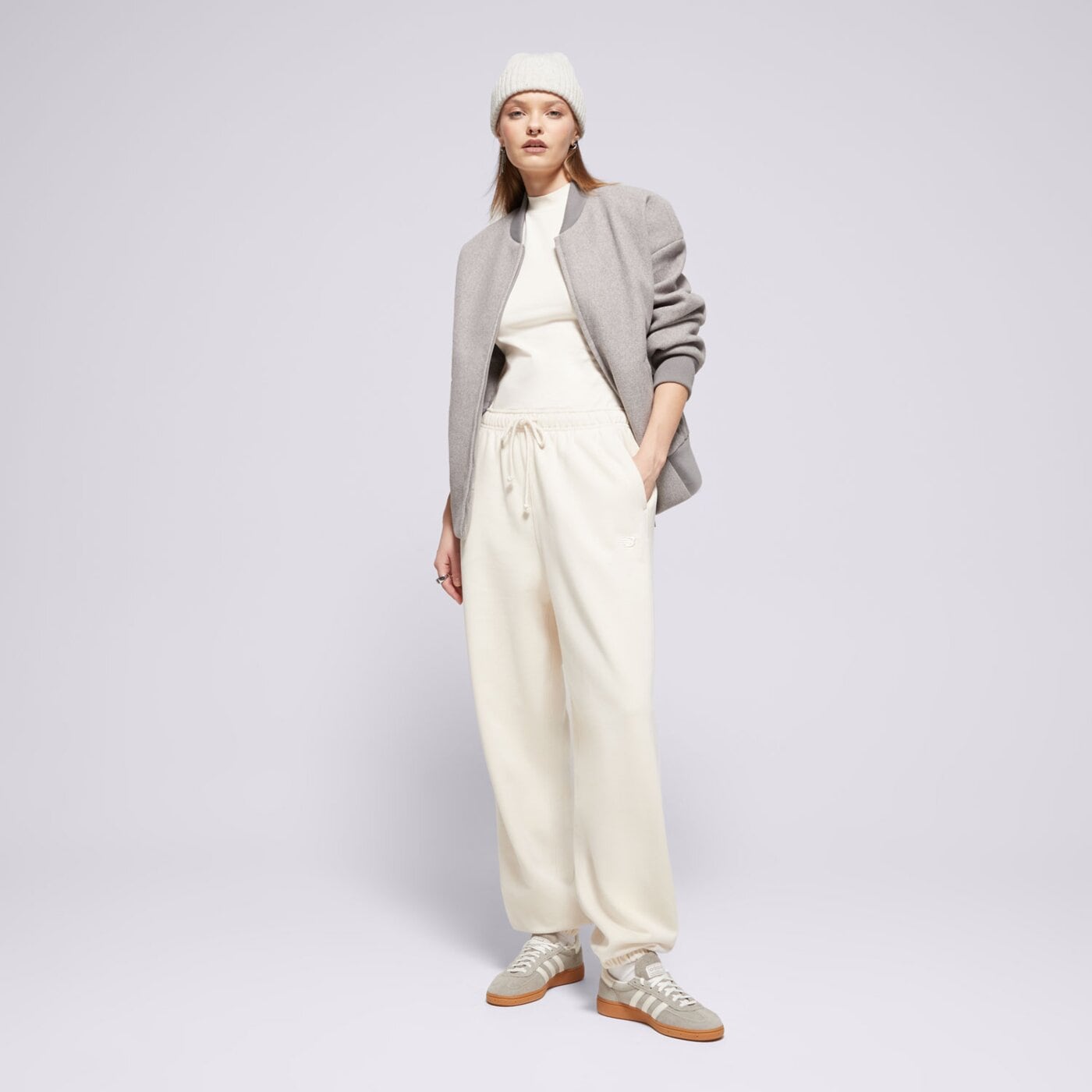 Top damski ADIDAS TOP P ESS TOP iw5742 kolor biały