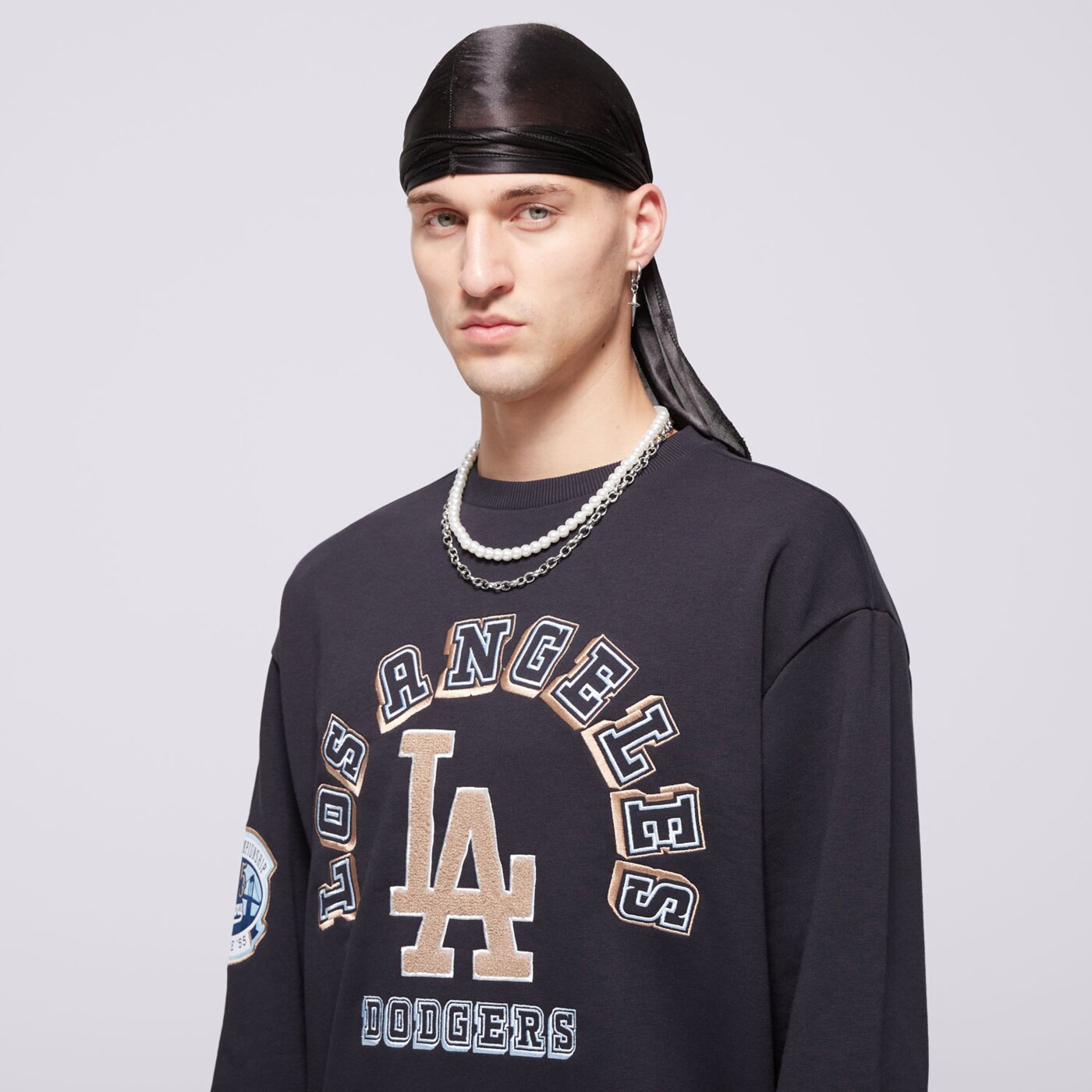 Bluza męska NEW ERA BLUZA WORLD SERIES OS LA DODGERS LOS ANGELES DODGERS 60564882 kolor granatowy