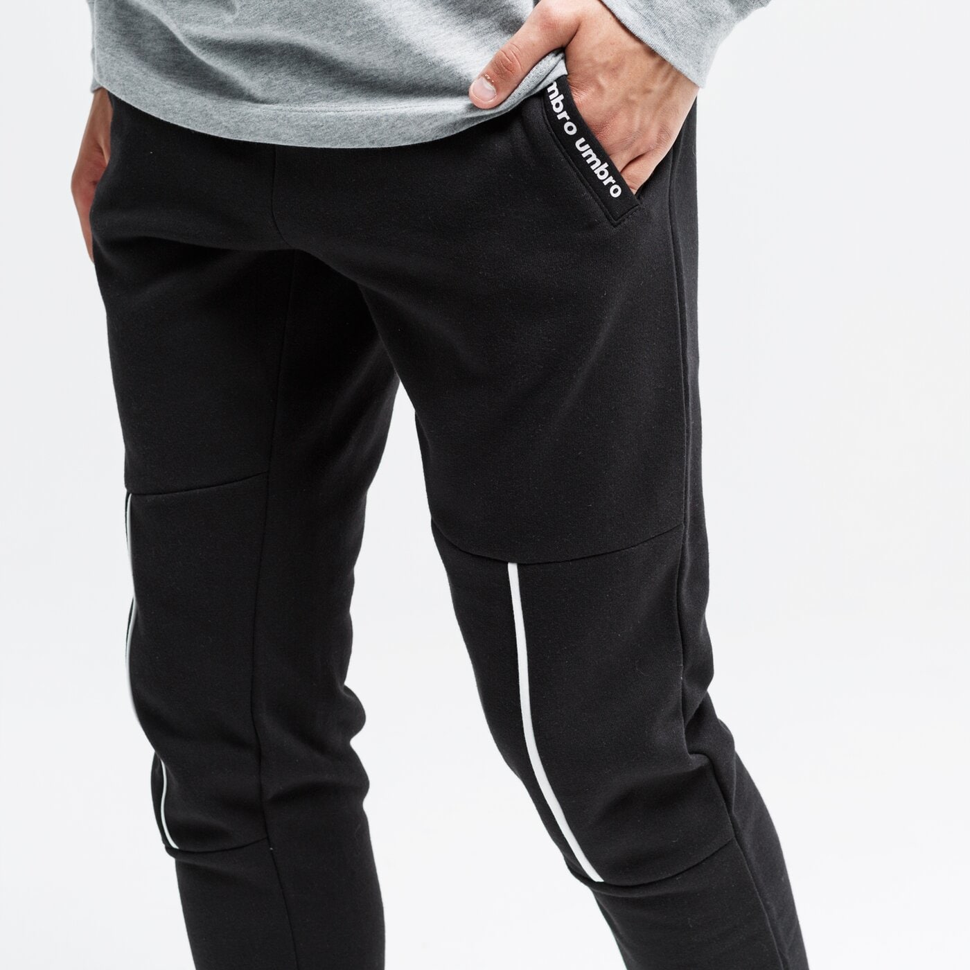 Spodnie dresowe męskie UMBRO SPODNIE INARI ul39spm13001 kolor czarny