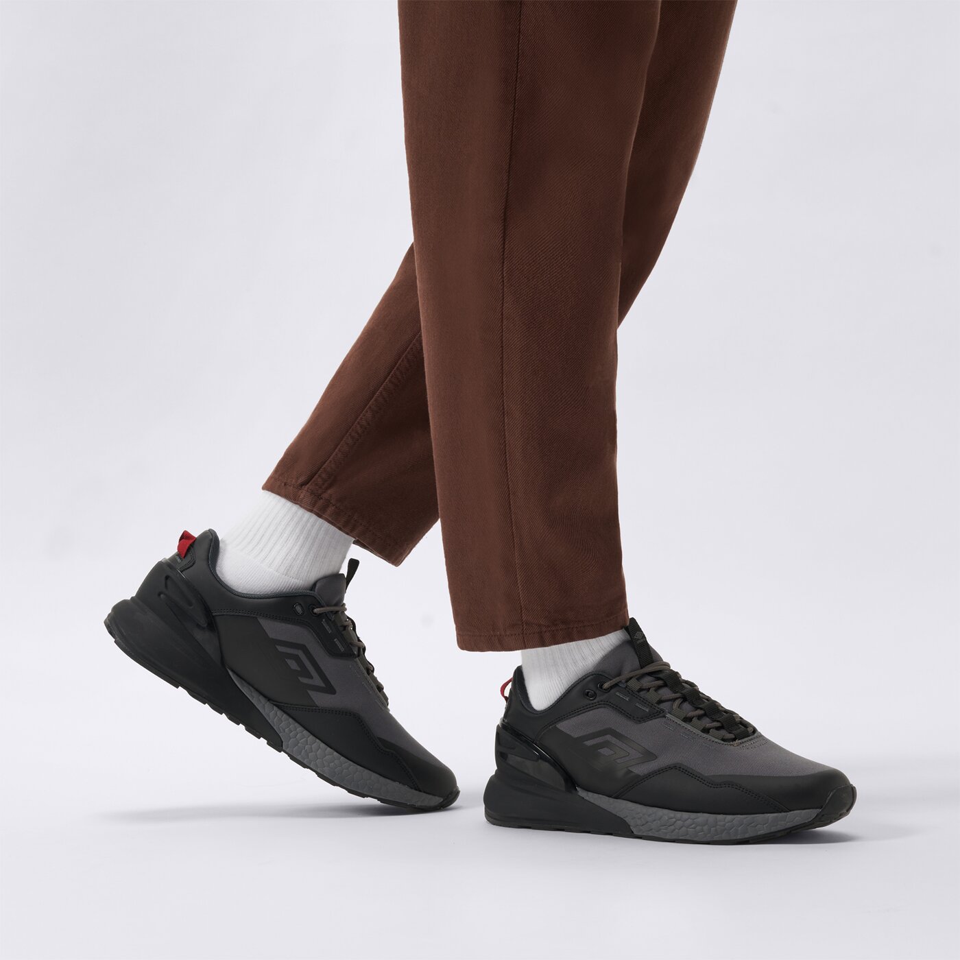 Buty treningowe męskie UMBRO PHANTOM ummx224002 kolor czarny