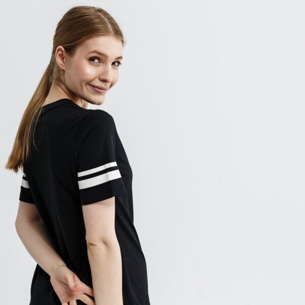 Koszulka damska NIKE T-SHIRT SS W NSW SS VRSTY ar3769-010 kolor czarny