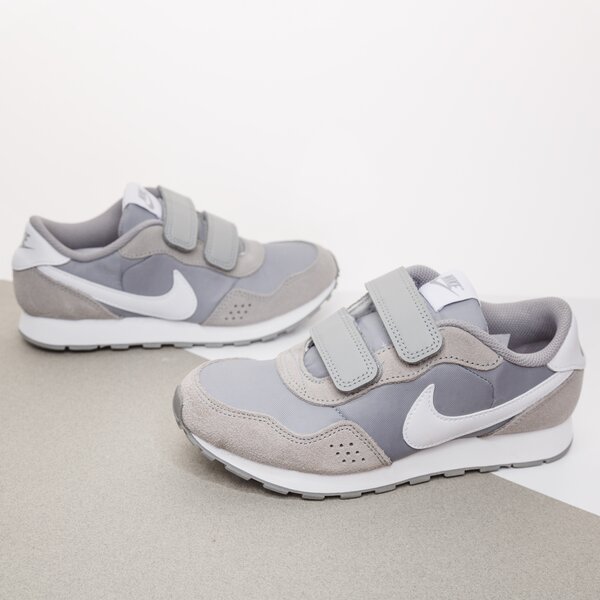 Buty dziecięce NIKE MD VALIANT cn8559-001 kolor szary