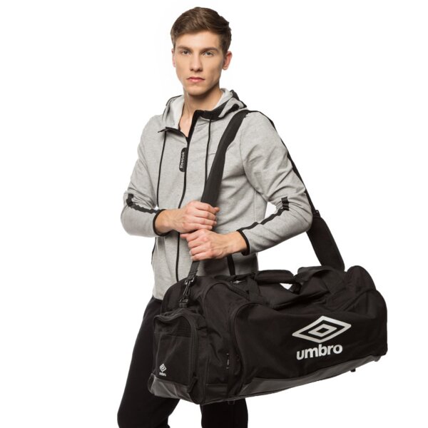 Torba męska UMBRO TORBA LARGE HOLDALL BAG 30473u090 kolor czarny