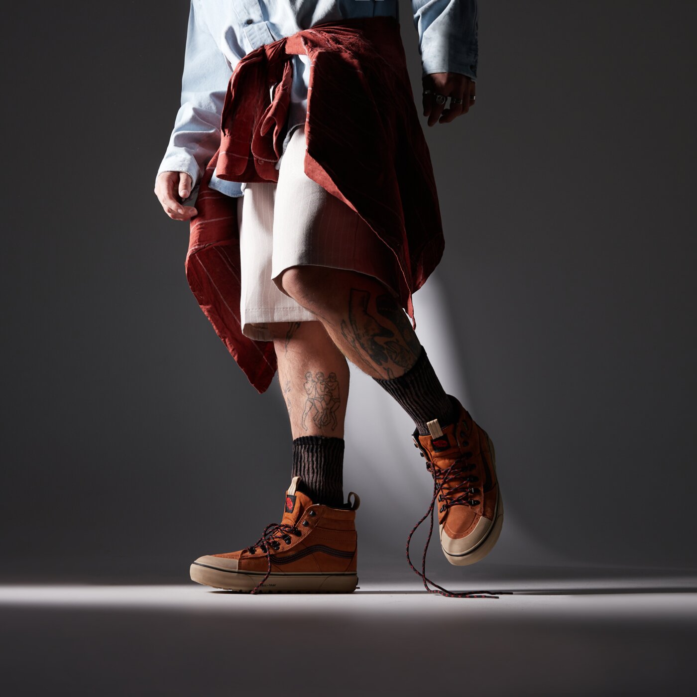 Buty sportowe męskie VANS MTE SK8-HI DR WATERPROOF vn000cvrn1z1 kolor brązowy