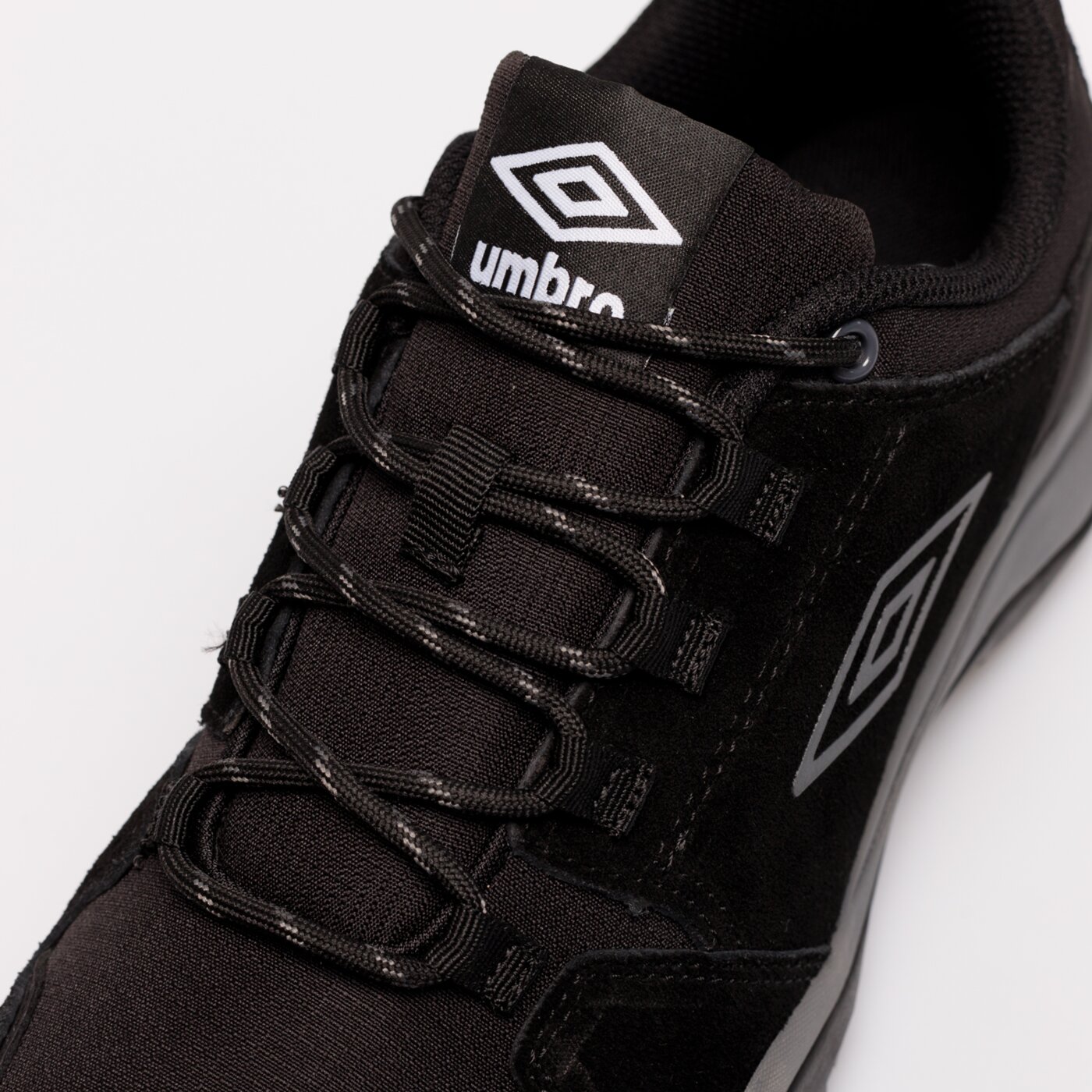 Buty outdoor męskie UMBRO CLINT ummo222004 kolor czarny