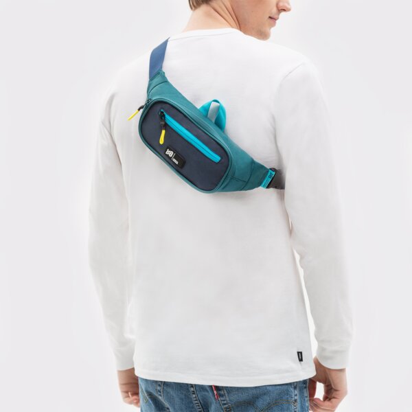 Nerka (saszetka na pas) damska sportowa UP8 NERKA SCAFELL PIKE up122neu08001 kolor granatowy