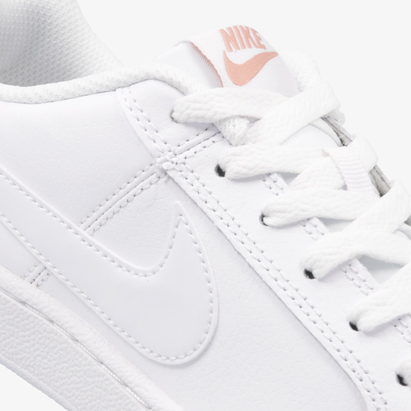 Buty sportowe damskie NIKE WMNS COURT ROYALE 749867-116 kolor biały