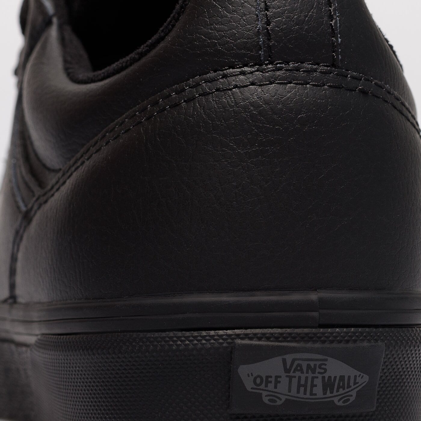 Buty sportowe męskie VANS MN SELDAN vn0a4tze11i1 kolor czarny