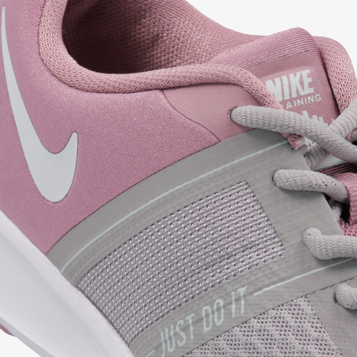 nike wmns city trainer 2