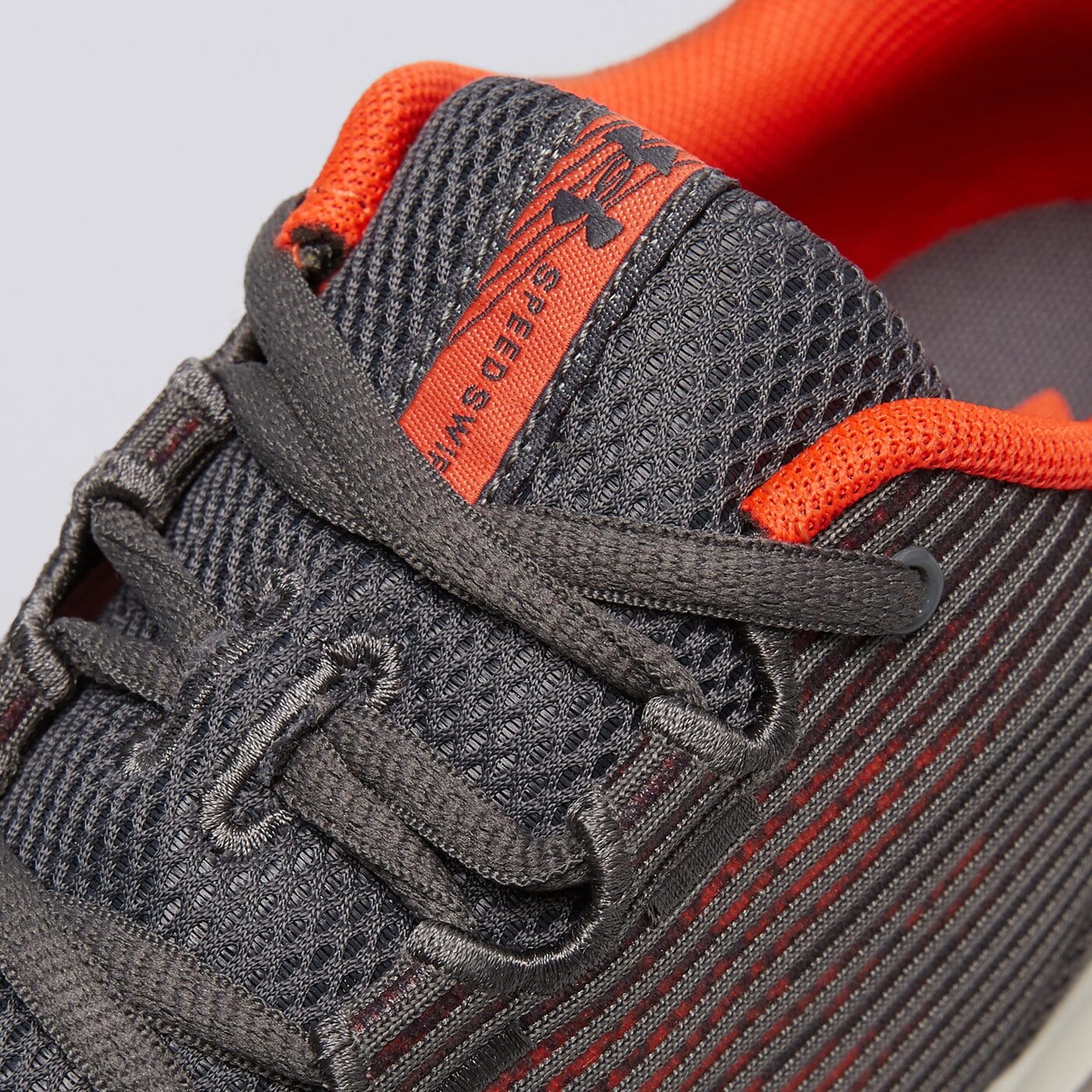 Buty do biegania dla dzieci UNDER ARMOUR BGS SPEED SWIFT 3028031025 kolor szary