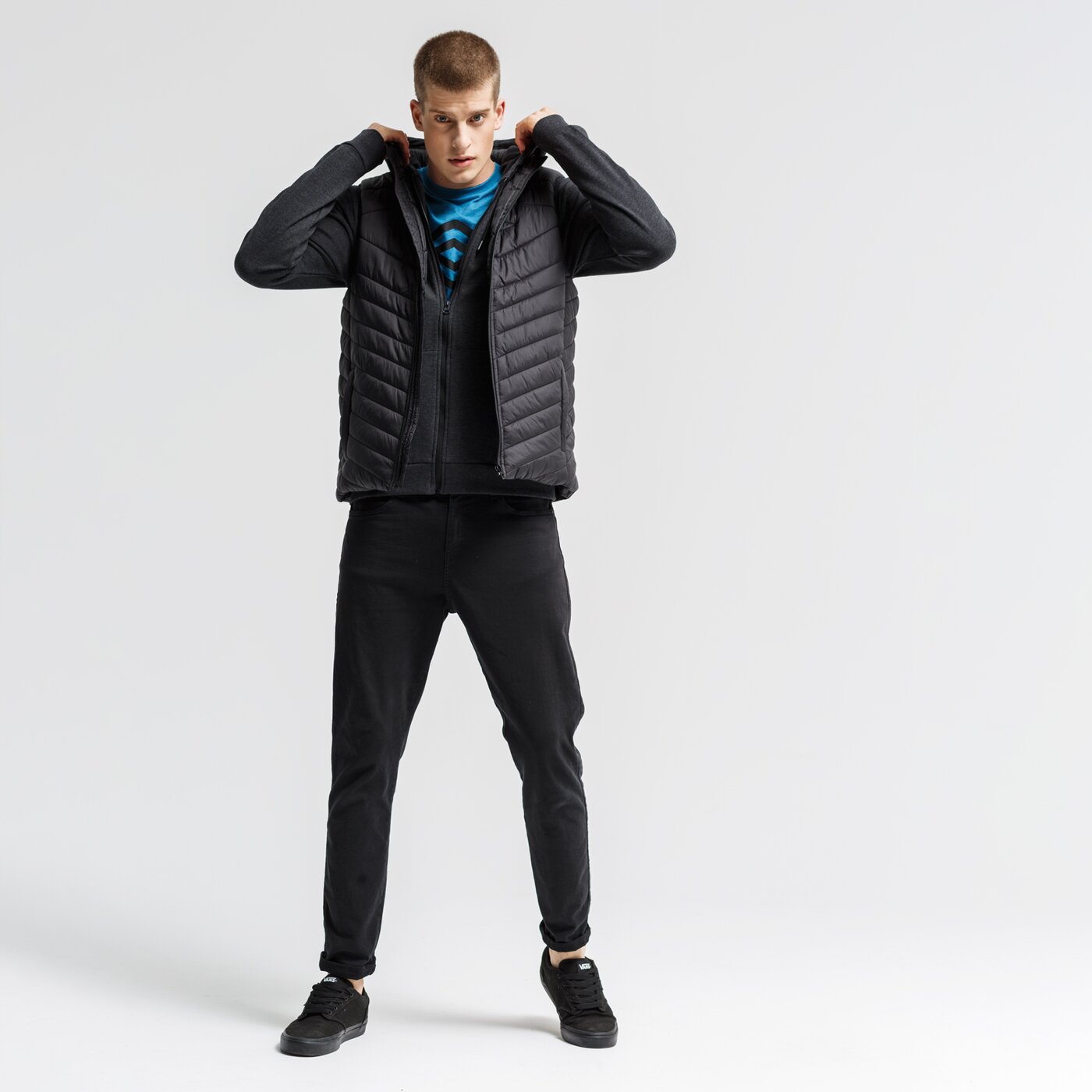 Bluza męska UMBRO BLUZA ROZPINANA Z KAPTUREM BASIL ul39blm16001 kolor szary