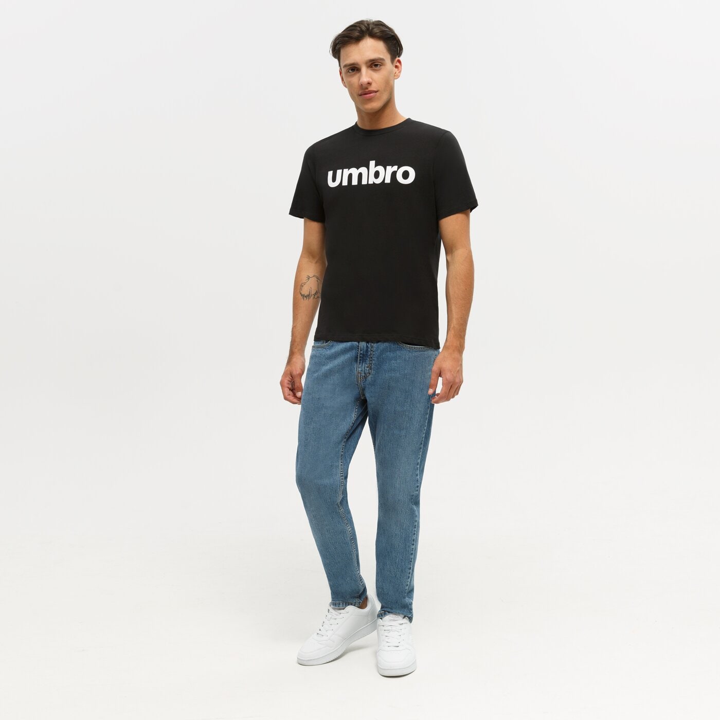 Koszulka męska UMBRO T-SHIRT LINEAR LOGO GRAPHIC 65551u-060 kolor czarny