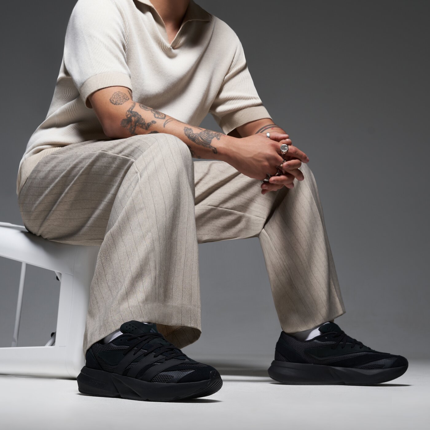 Buty sportowe męskie ADIDAS LIGHTBLAZE jh6941 kolor czarny