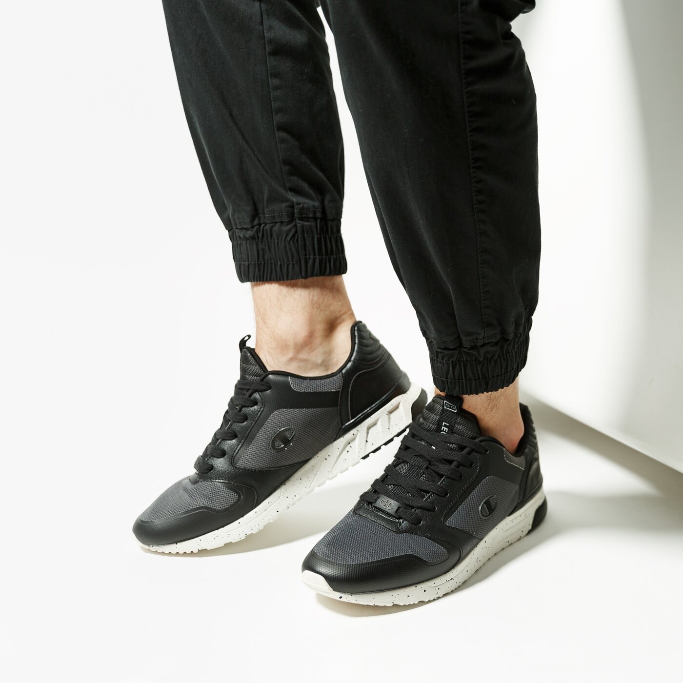 Buty sportowe męskie CHAMPION LEGACY V1 s20930kk002 kolor czarny